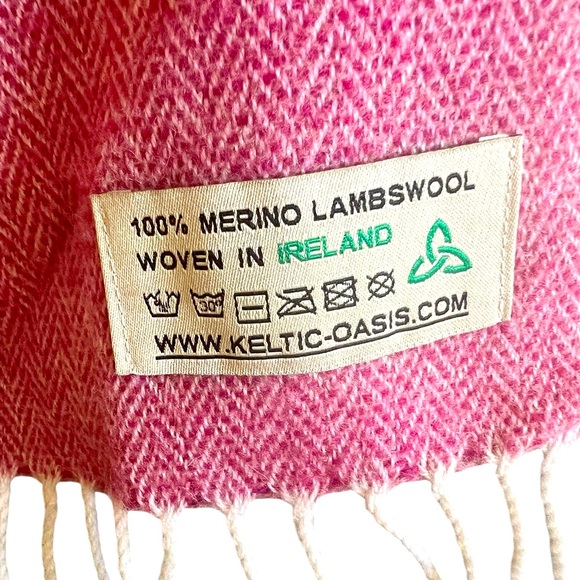 Keltic-Oasis woven in Ireland scarf throw shawl 100 percent merino lambs wool - Picture 5 of 5